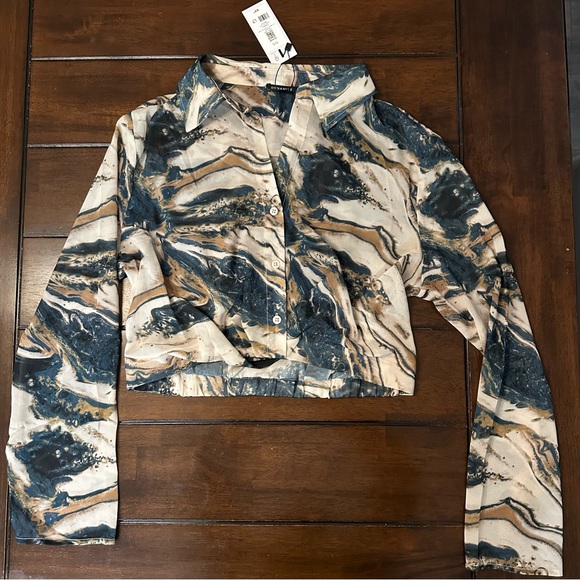 *Closet clear out* Dynamite crop top - Picture 4 of 7